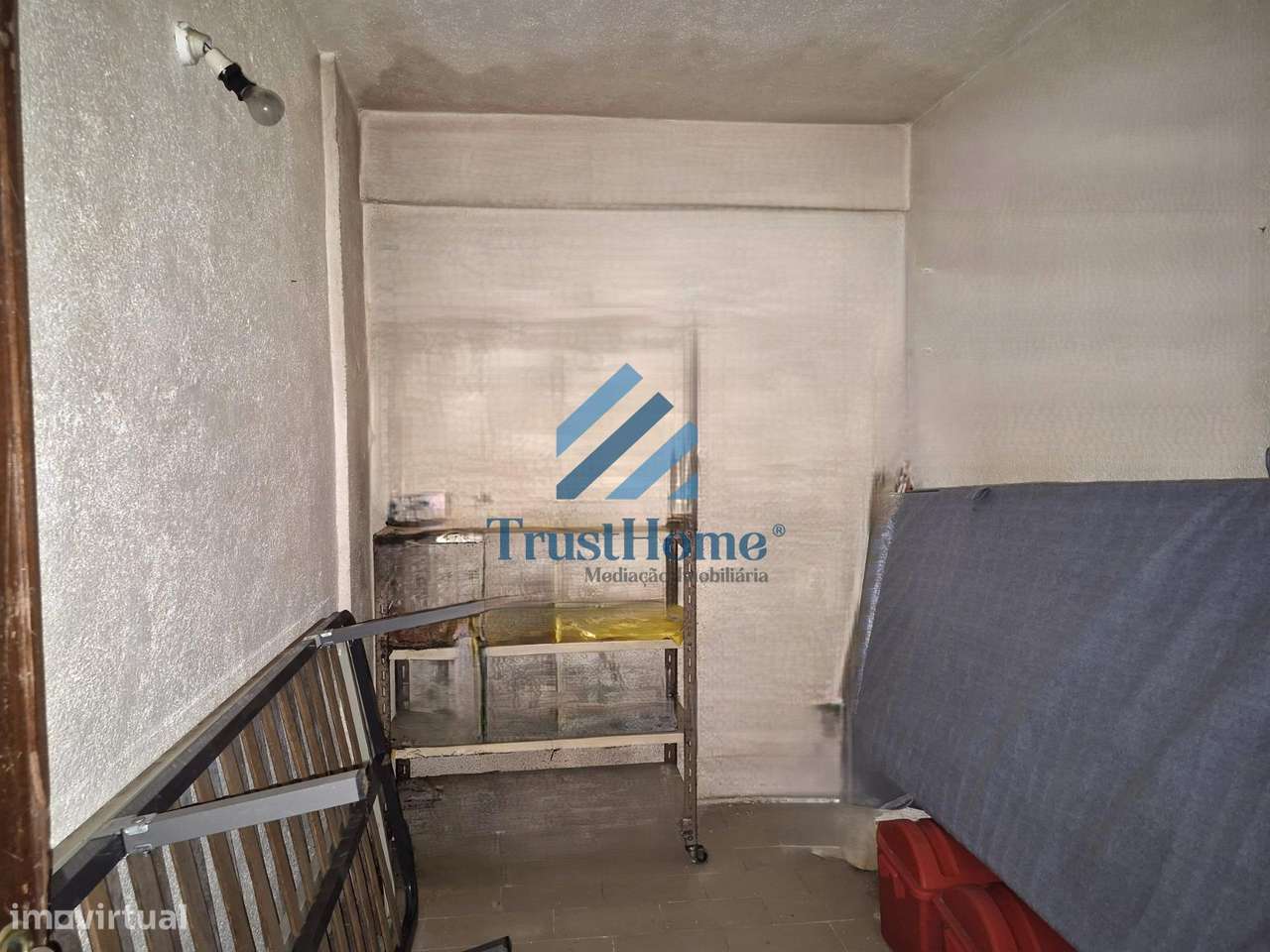 Apartamento T1+1 Mobilado com Varanda e Arrecadação em Queluz-25