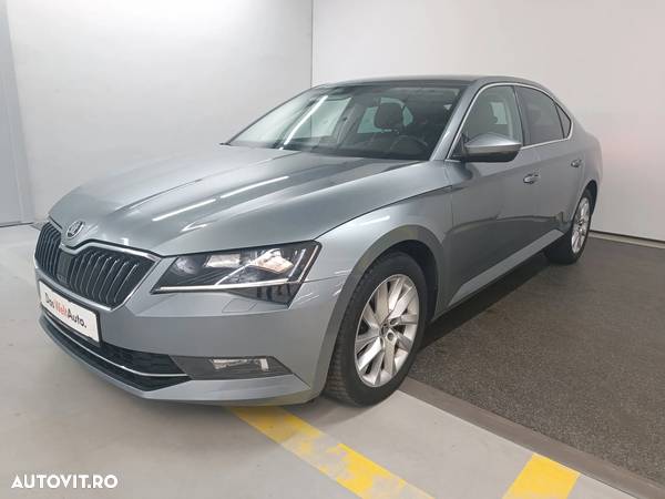 Skoda Superb 2.0 TDI DSG Ambition - 1