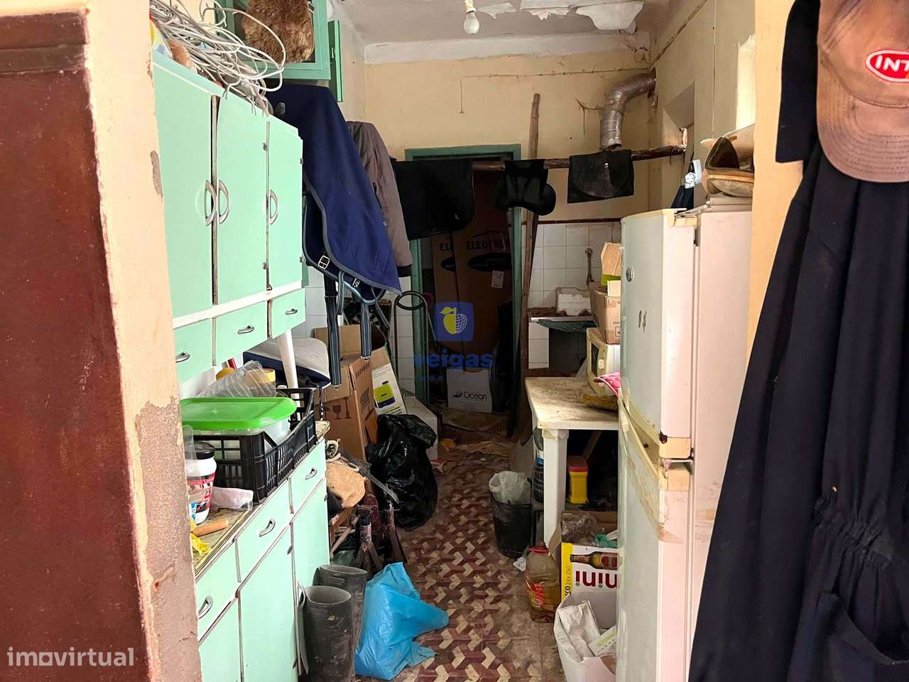 Baixa de Preço !!!! Villa para Recuperação na Labrujeira - Ventosa - A-36