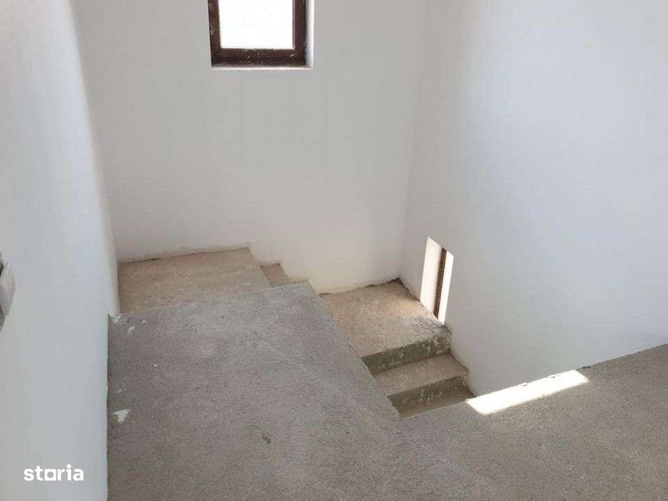 Vila Moderna si Terasa Spatioasa in Lazuri - Imagine principală: 5/10