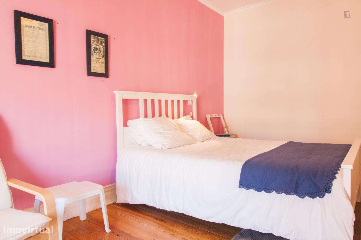Quarto - localizado em Alameda Lisbon - Grande imagem: 3/15