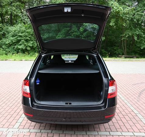 Skoda Octavia 2.0 TDI Style DSG - 4