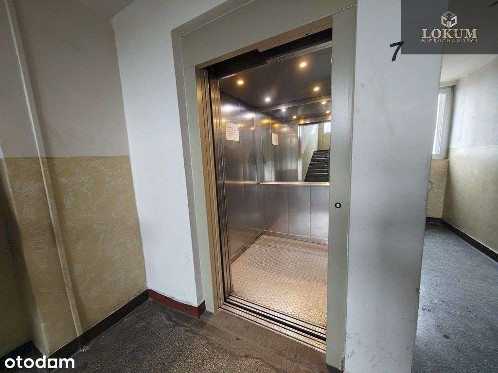 Mieszkanie Na Sprzedaż Cz-Wa Centrum !!!-11