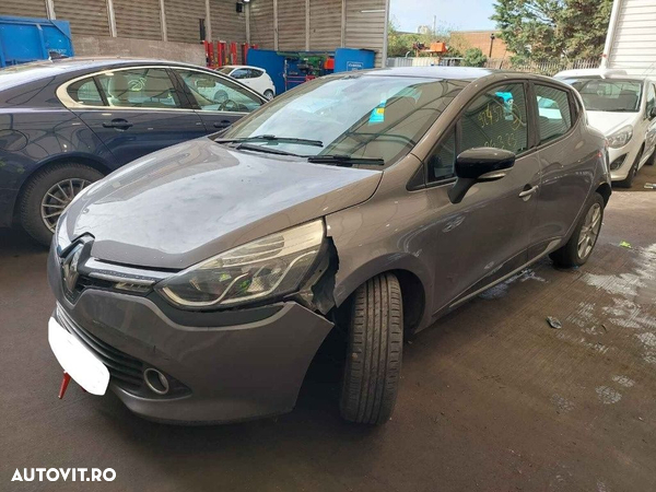 Far dreapta Renault Clio 4 2013 HATCHBACK 1.2 16V D4F (740) - 3