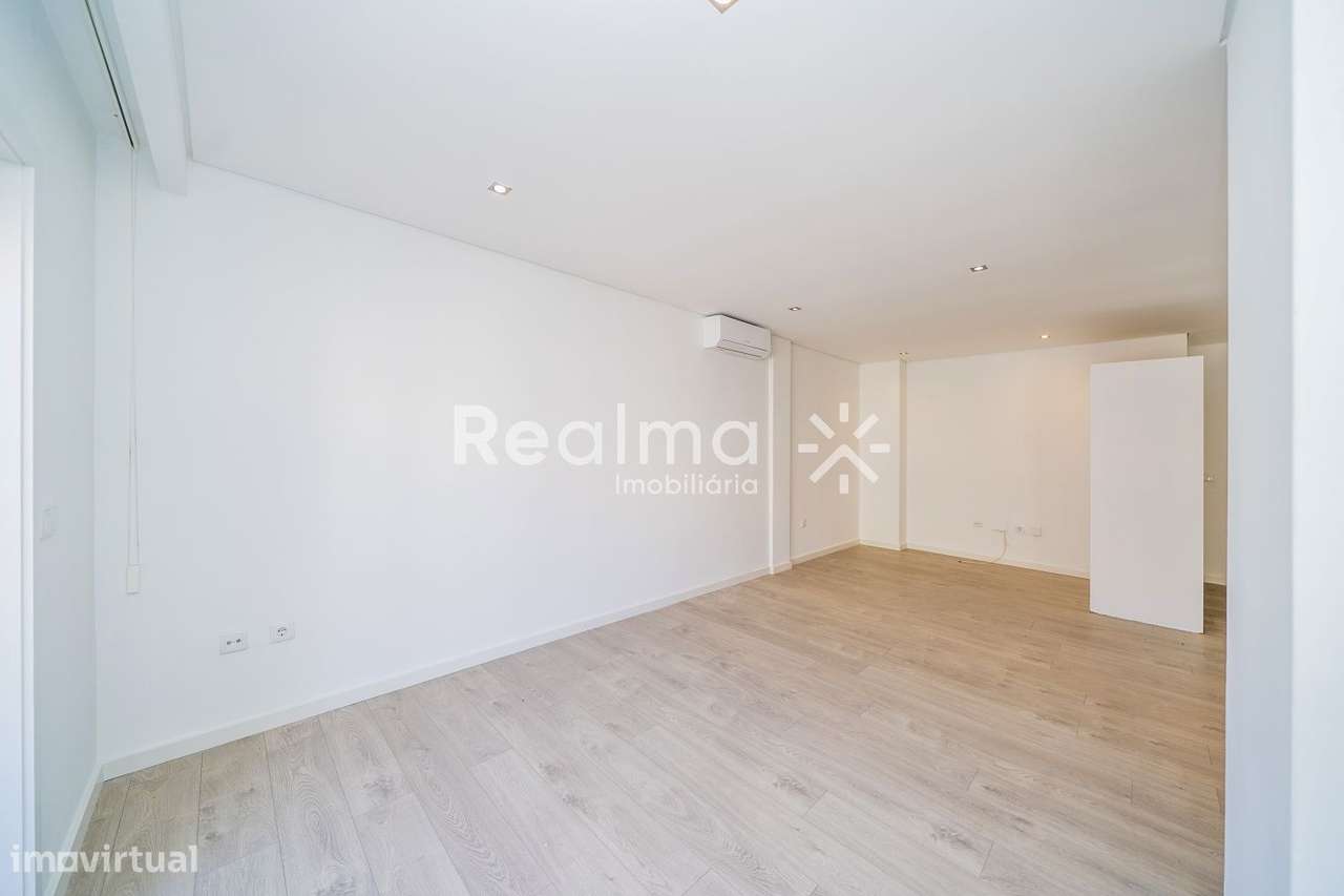 Apartamento T2 Renovado - S.José de S.Lazaro-11