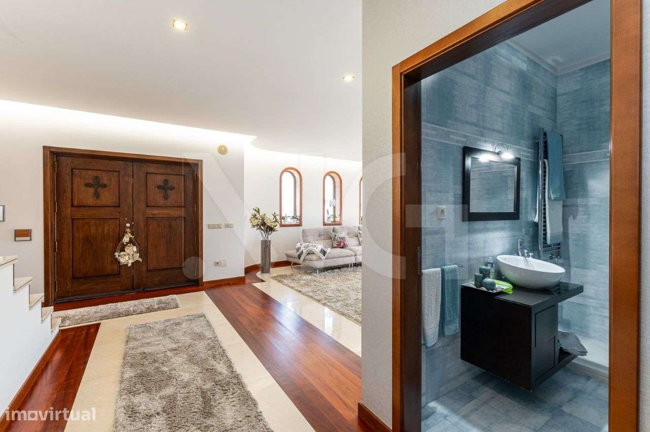 Moradia T3, com Varanda, jardins e Piscina em Felgueiras-15