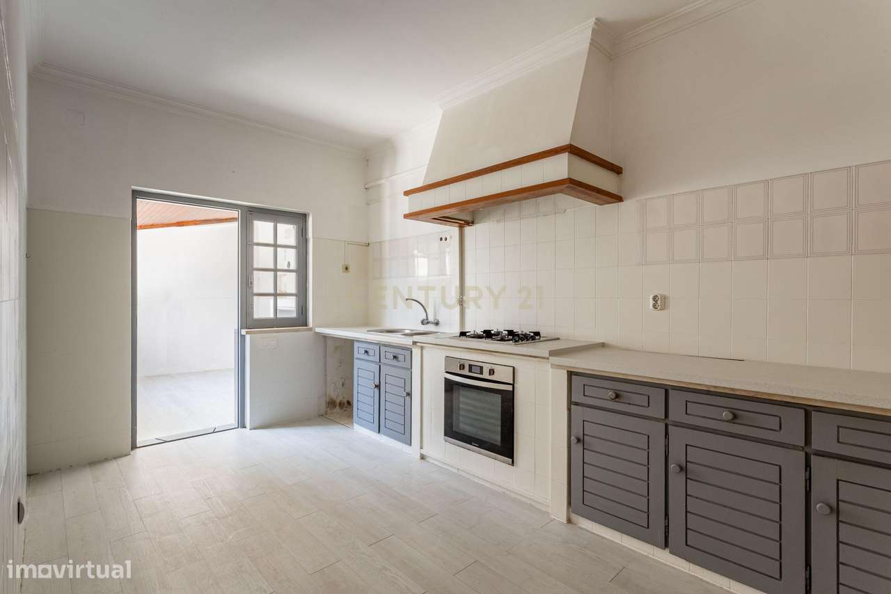 Espaçosa Moradia T3 em Azambuja, Lisboa-8