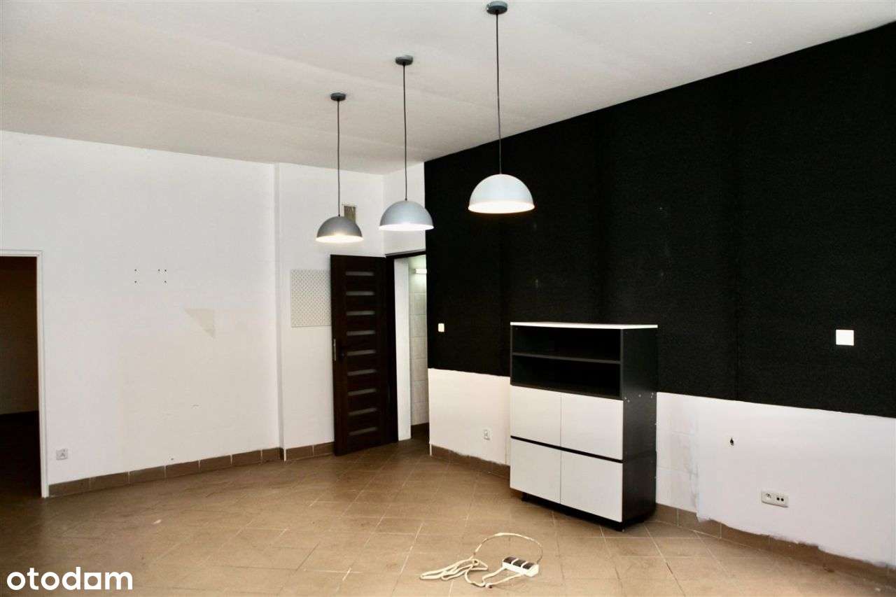 Dwa budynki. Mieszkalny i produkcyjno - magazynowy.-2