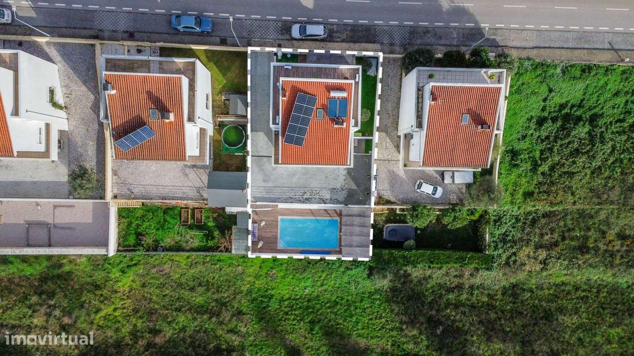 Moradia Isolada M4+1 com Piscina - Grande imagem: 3/34