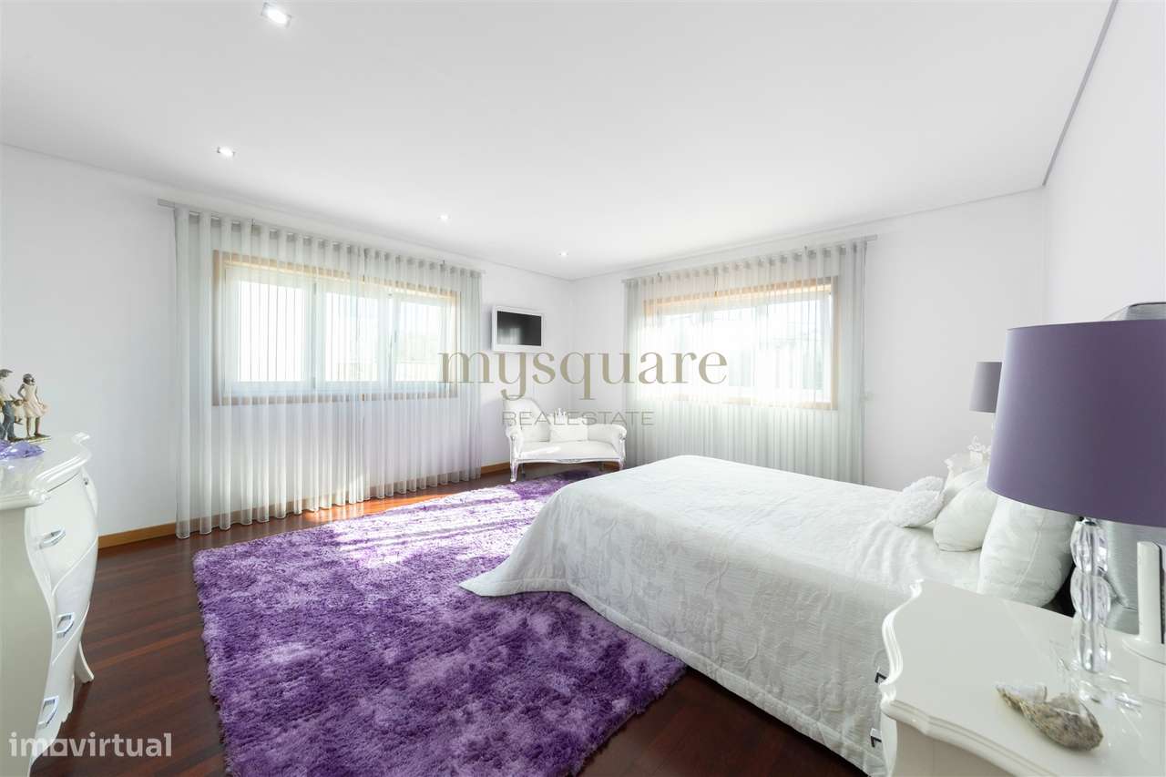 Moradia T4 geminada, com excelentes áreas, a 2 minutos do centro de Sa-17