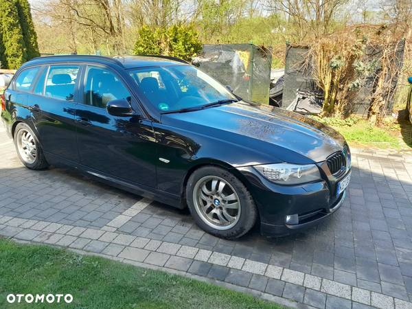 BMW Seria 3 318d DPF Touring Edition Sport - 3