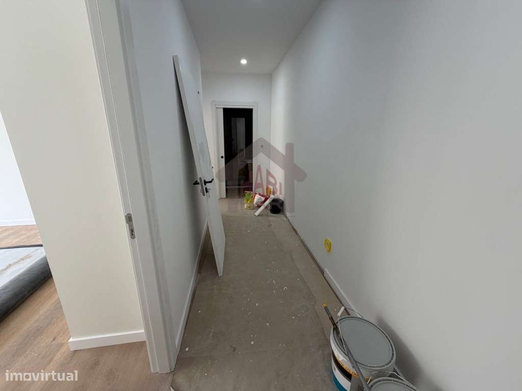 Excelente Moradia T3+1 Centro de Benavente-15