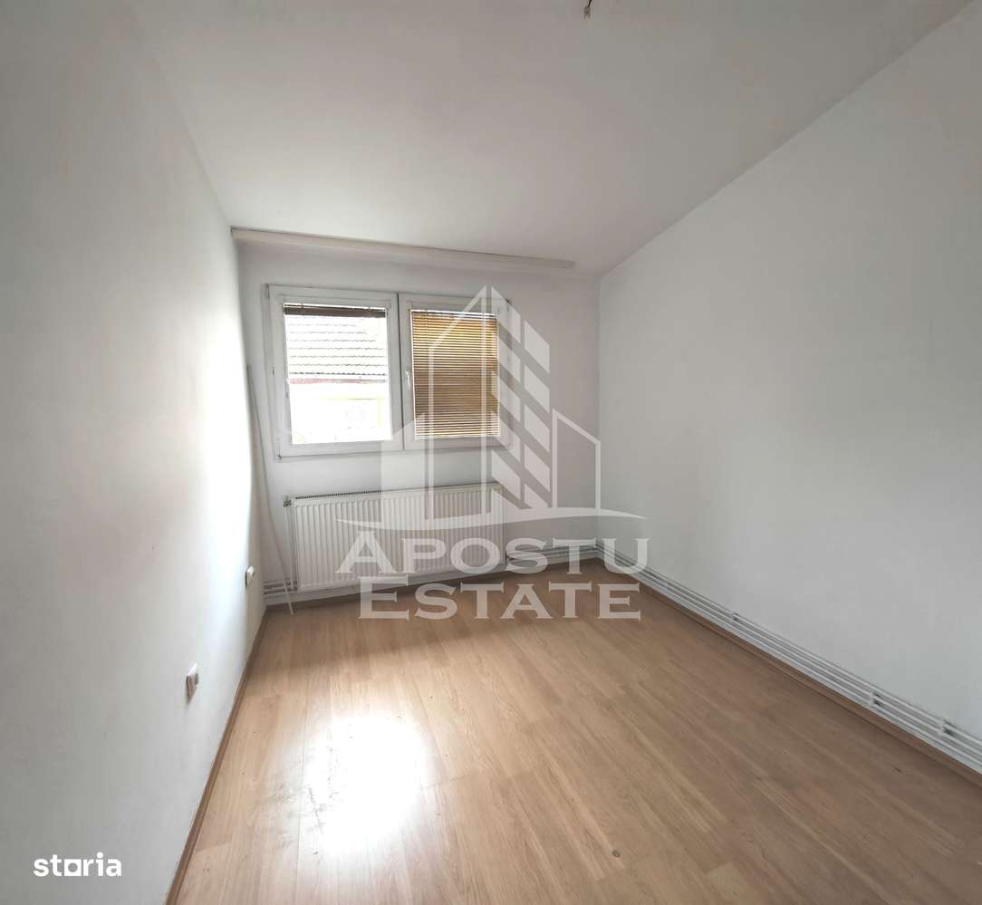 Apartament cu 2 camere, decomandat, centrala proprie, Torontalului - Imagine principală: 3/9