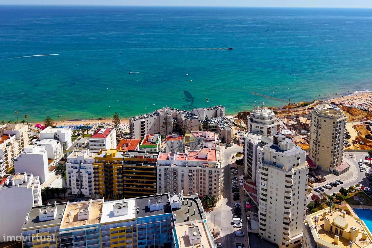 Apartamento Duplex T3 mobilado,  3 casa de banho ,Terraço, Vista Mar A-53