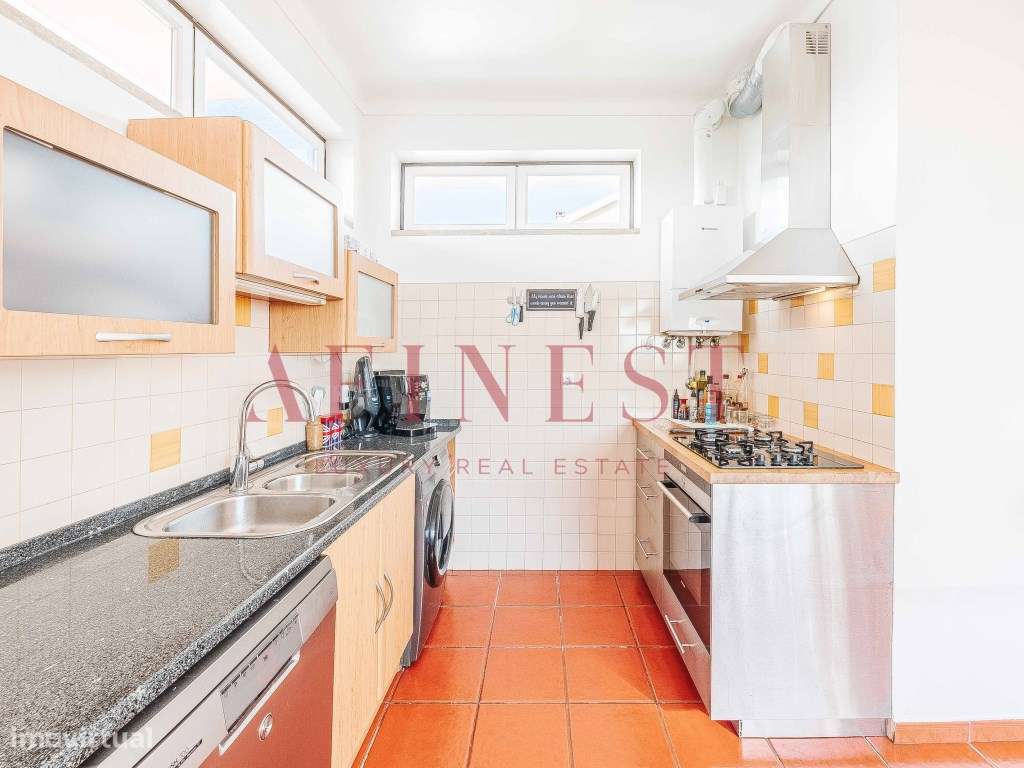 MORADIA T4 TOTALMENTE REMODELADA EM PORTO SALVO - Grande imagem: 4/60