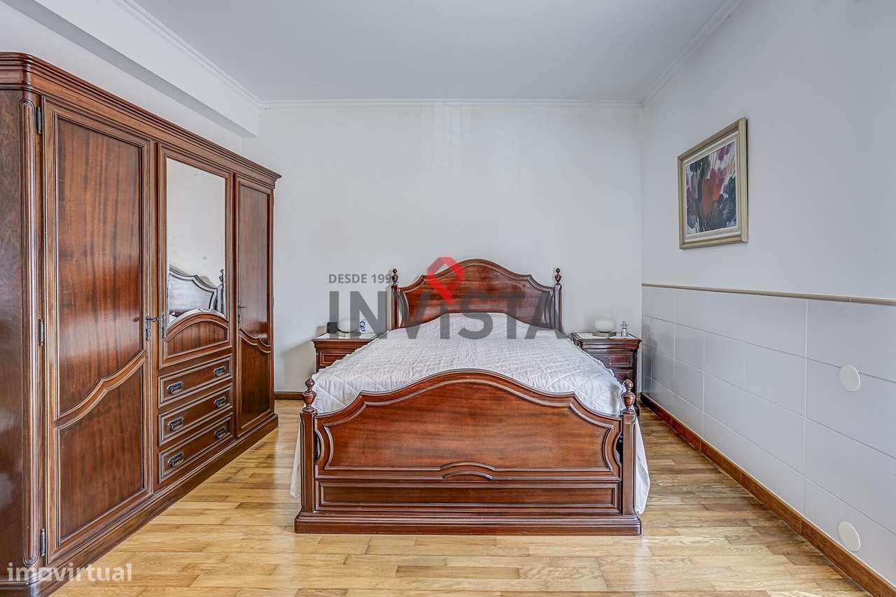 Moradia T3 com garagem para três carros-24