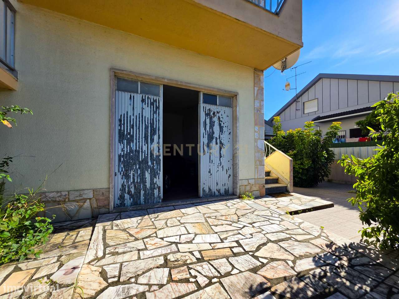 Moradia isolada + duas lojas comerciais na Quinta do Conde, Sesimbra-21