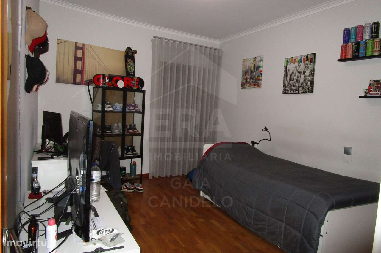 T3 com Vista Mar em Localização Privilegiada!-14