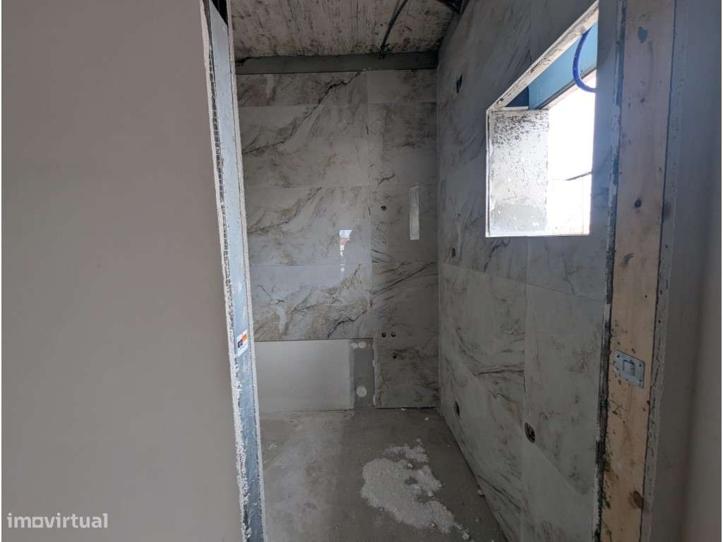 Conforto e Qualidade de Vida numa Moradia T3 nos Redondos Fernão Ferro-5