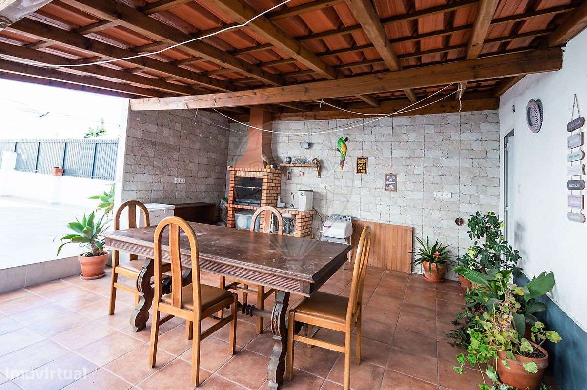 Moradia T4 para venda-3