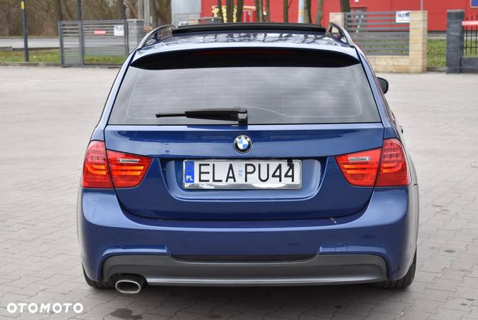 BMW Seria 3 320d DPF Touring - 12