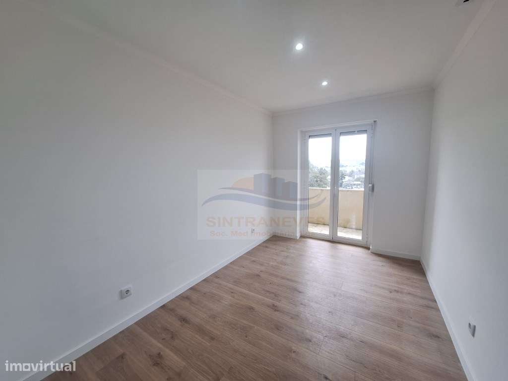 Magnífico T3 totalmente remodelado com varanda- Queluz - Grande imagem: 4/25