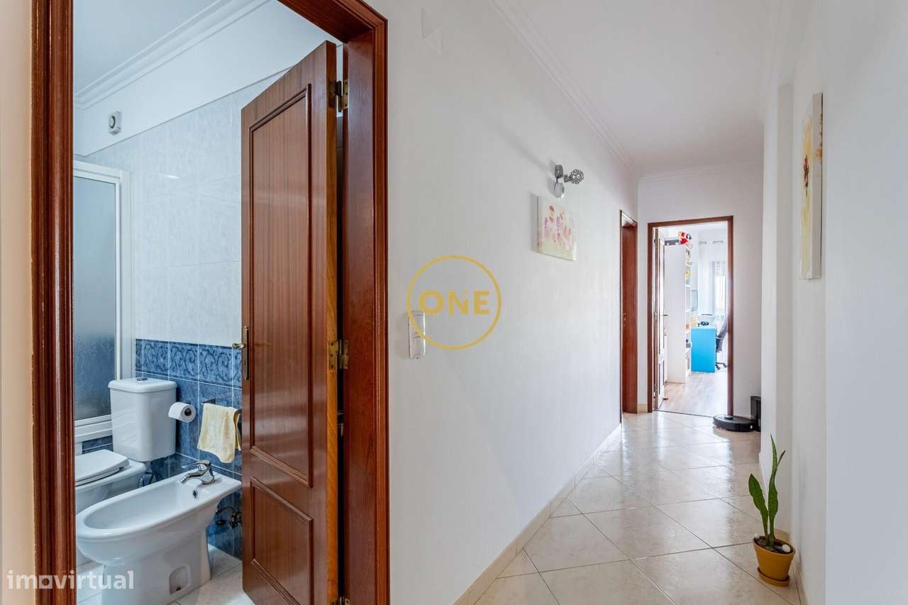 T2 com 108m2, garagem box + parqueamento, vistas Serra de Sintra | Pal-23