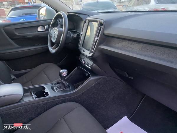 Volvo XC 40 2.0 D3 - 13