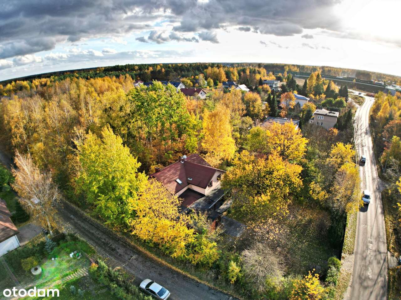 REZERWACJA Piętrowy dom szuka właściciela!-dobrze zlokalizowany-16