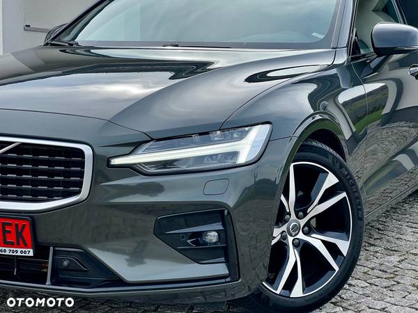 Volvo V60 D4 R-Design - 2