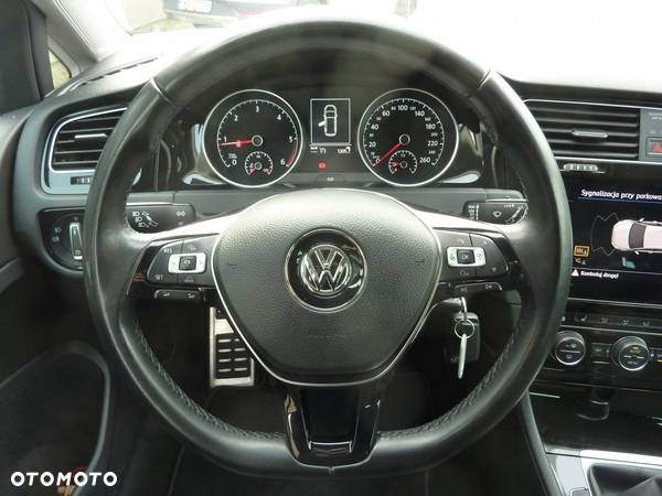 Volkswagen Golf - 20