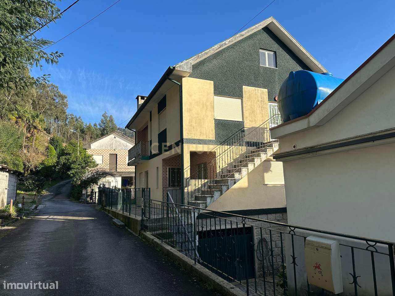 Propriedade única no geres , duas casas com acesso ao rio (No rio Cald-8