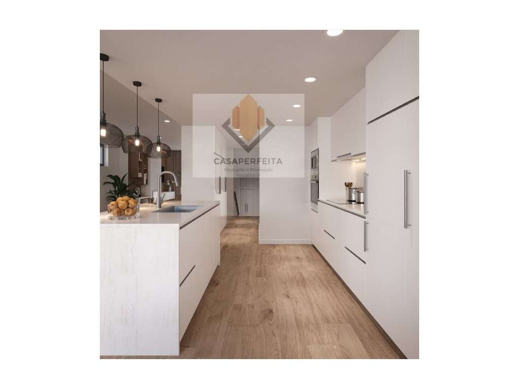 Moradia T3+1 com Terraço e Piscina - a 1000 metros da Praia da Mada... - Grande imagem: 4/14