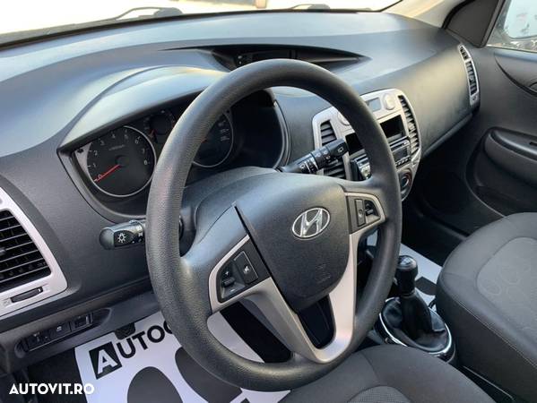 Hyundai i20 1.2 FIFA WM Edition - 20