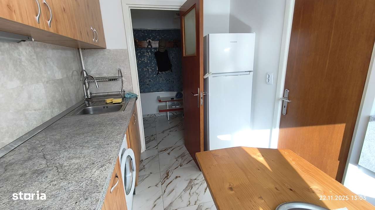 Proprietar închiriez apartament cu 3 camere sector 4 - Imagine principală: 4/15