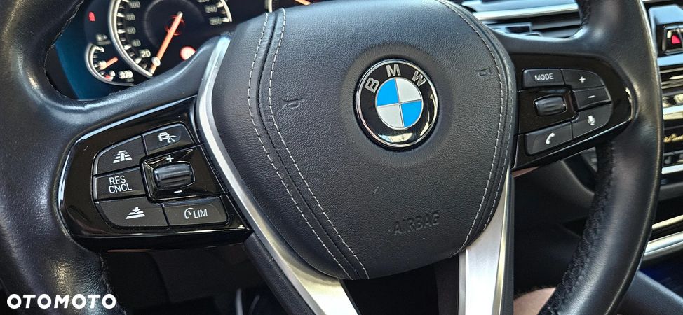 BMW Seria 5 520d - 37