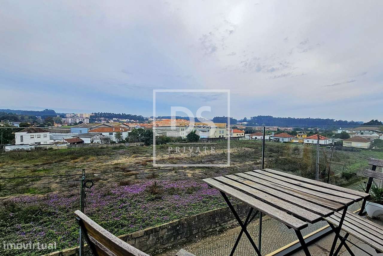 Apartamento T2 em Vilar de Pinheiro com Garagem e Carregador Elétrico-10