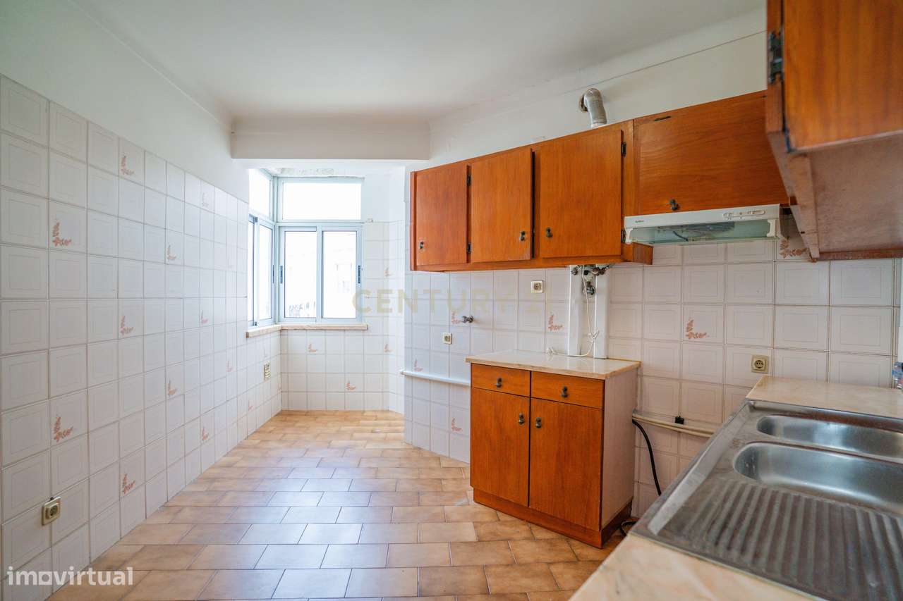 APARTAMENTO T2+2 | ZONA CENTRO | CALDAS DA RAINHA-13