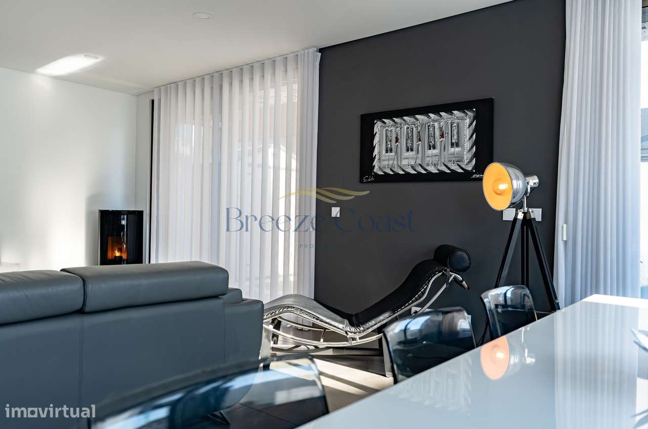 Moradia T4 com Rooftop Vista Mar-17