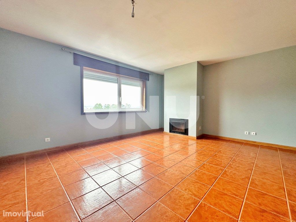 Apartamento T2, com lugar de garagem