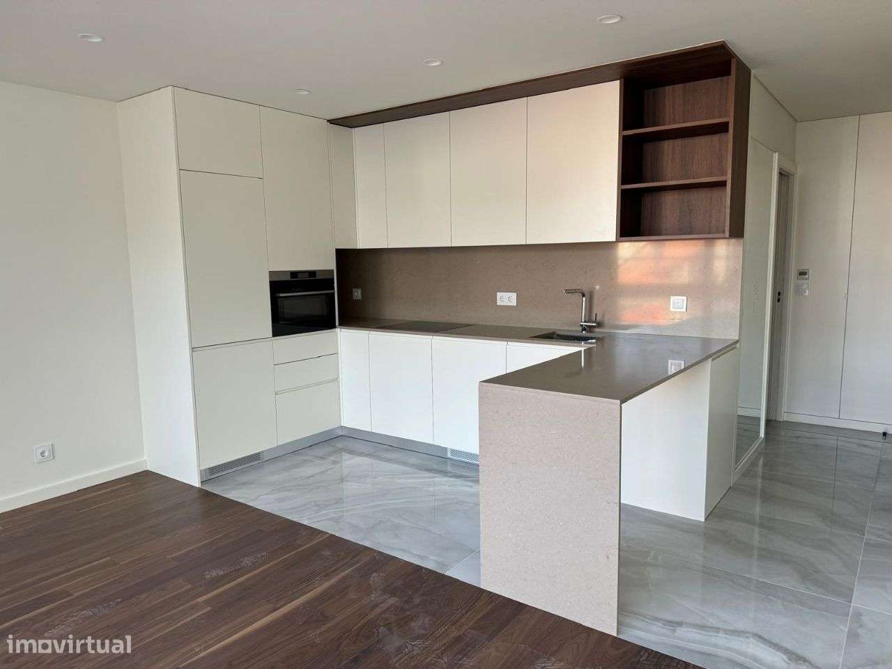 T3 Novo * Gaia - Suite 2 Lugares Garag. Metro D. João II-8