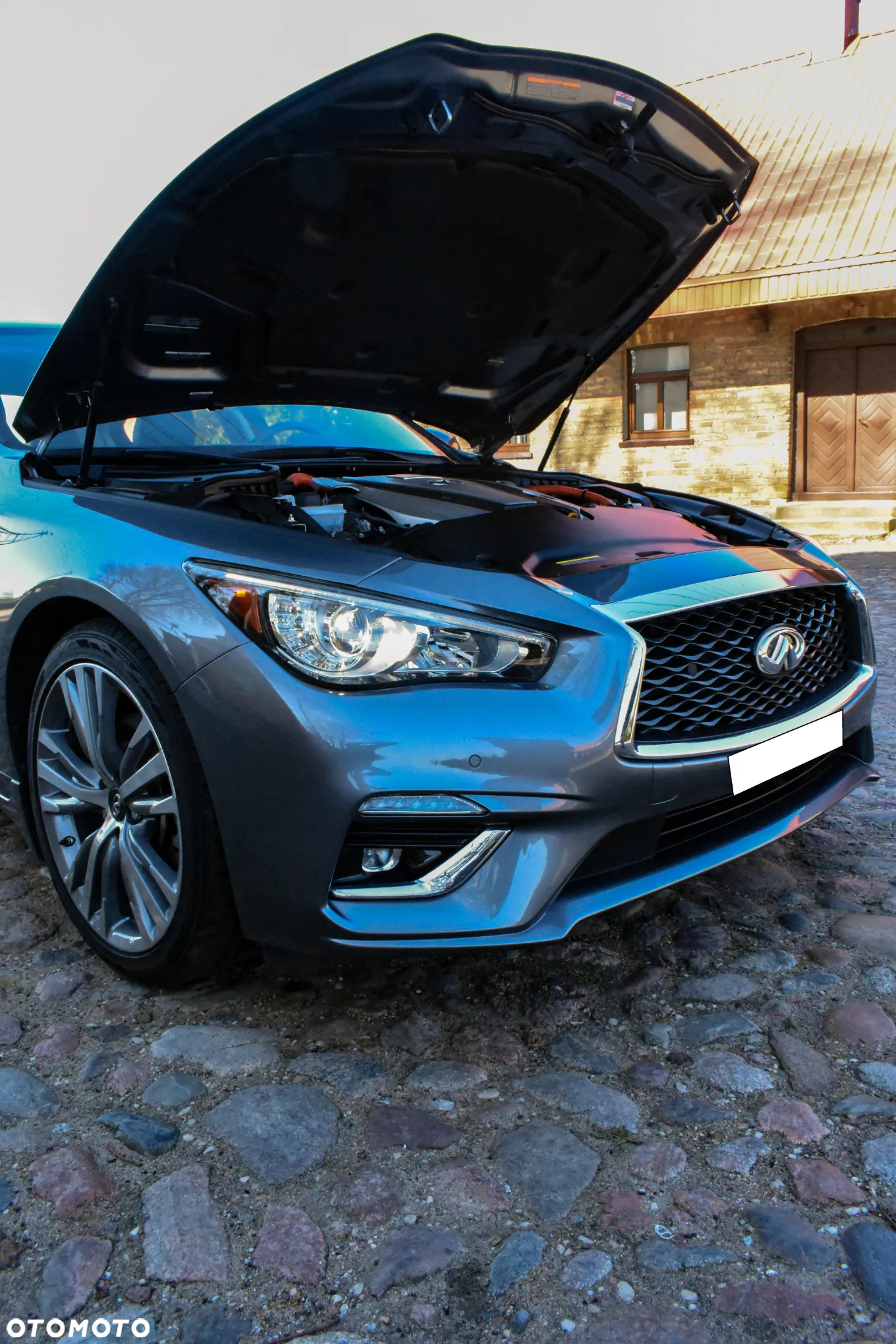 Infiniti Q50 Hybrid Luxe - 17