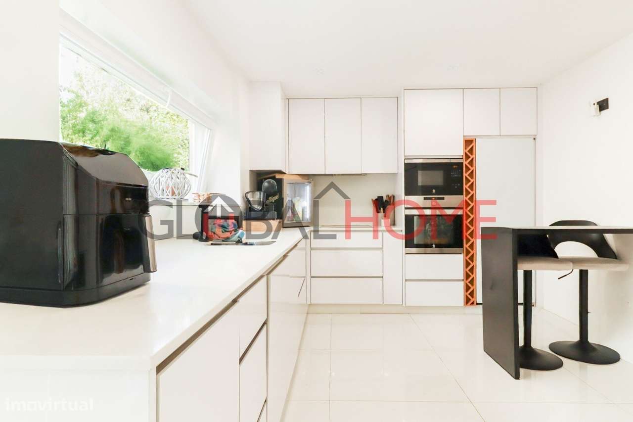 Moradia bifamiliar T4 em São Pedro da Cova - Grande imagem: 4/40