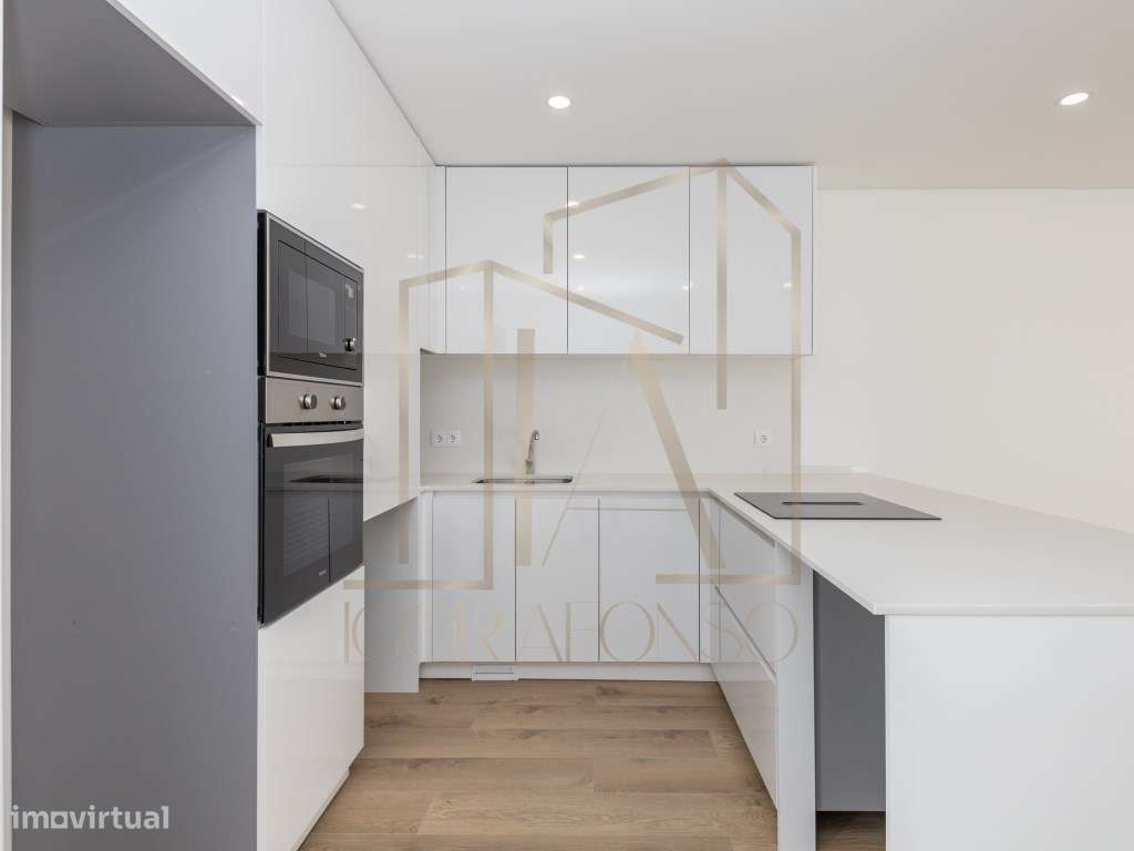 Moradia Geminada T3 com Suíte e Ótimo Espaço Exterior-5