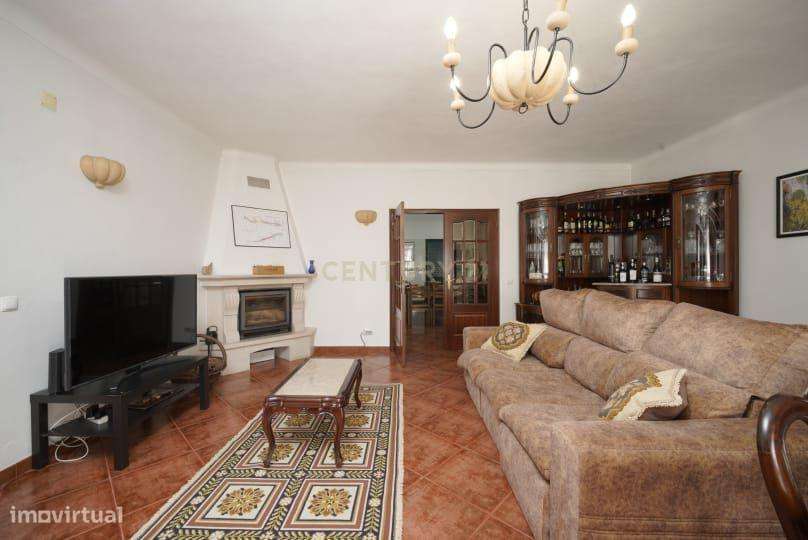 Espetacular Moradia em Setúbal com Jardim e Garagem-8