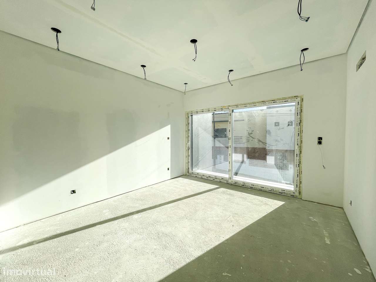 Moradia T4 com Piscina - Santa Iria de Azoia (Bairro da Salvação)-18