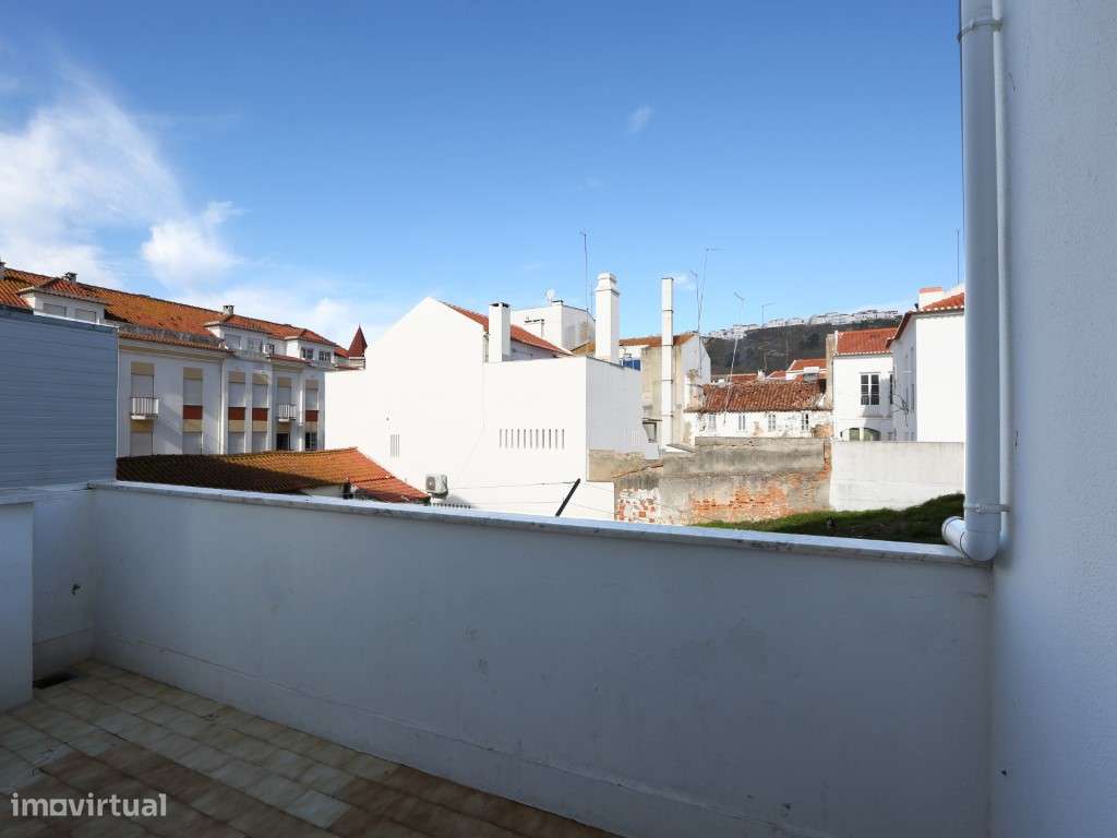 Apartamento T2 com terraço a dois passos da praia, no centro da Nazaré-8