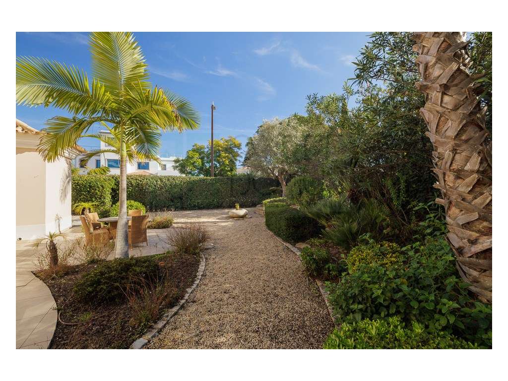 Moradia V4 inserida no campo de Golfe, Vale de Lobo, Algarve-10