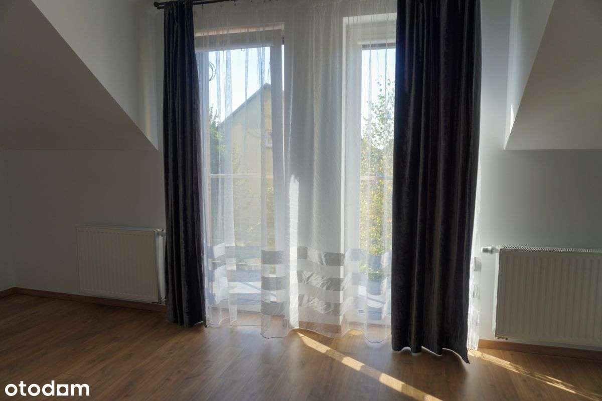 Bliźniak z ogródkiem w pobliżu Wieliczki-1