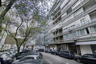 Apartamento T3 junto ao Fonte Nova – Calhariz Benfica